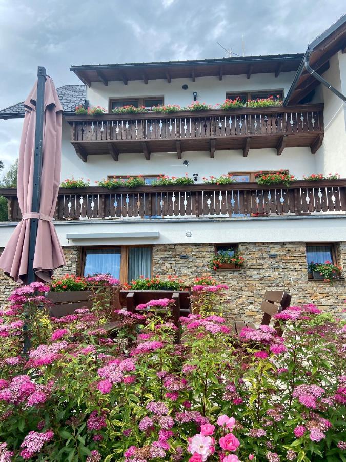 Pension George Spindleruv Mlyn Exterior foto